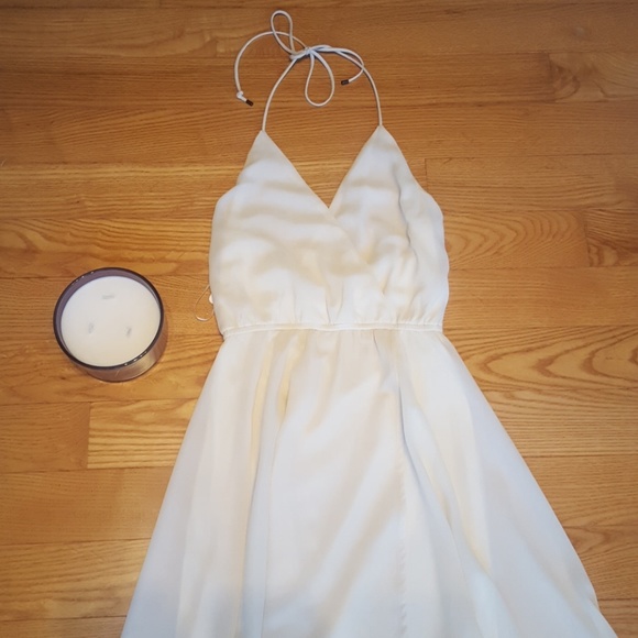 **CLOSET CLEAR OUT** NWT Cream / White Halter Neck Dress - Picture 2 of 5